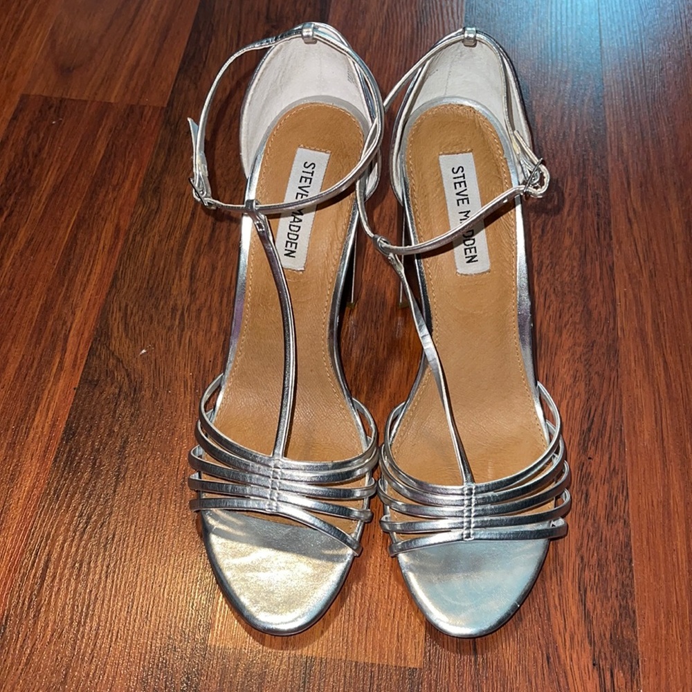 Steve Madden T-Strap block heel sandal